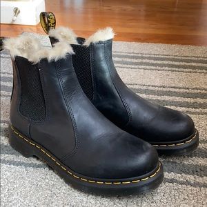 2976 Women’s Fur Lined Chelsea Dr Martens Boots